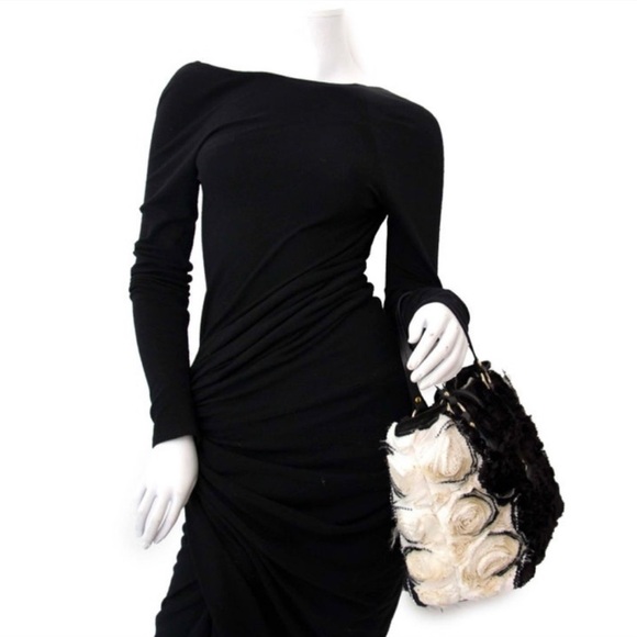 100% Auth. VALENTINO GARAVANI Flower bag. Like new! - Picture 2 of 11